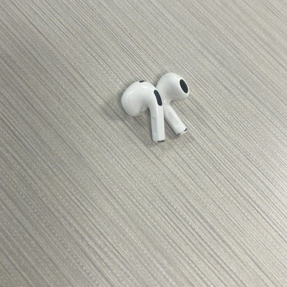 Airpod 3 earbuds - Picture 2 of 4